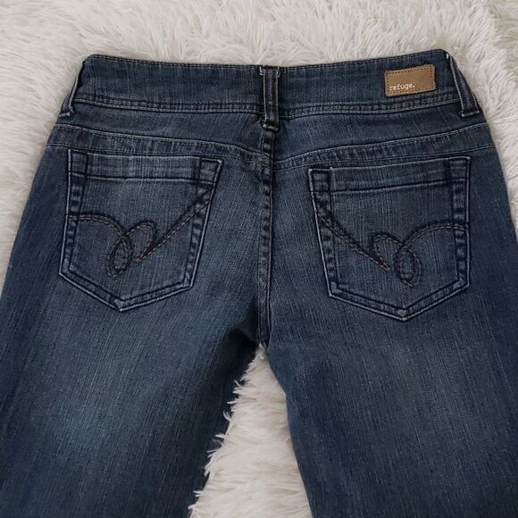 Refuge Junior's Denim Low Waisted Capri Pants - Picture 5 of 6